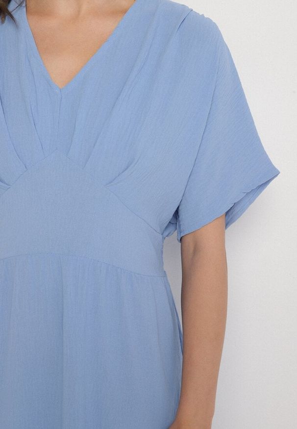 Born2be - Niebieska Sukienka z Bawełną i Górą w Stylu Nietoperza Filenia. Okazja: na co dzień. Kolor: niebieski. Materiał: bawełna. Styl: casual