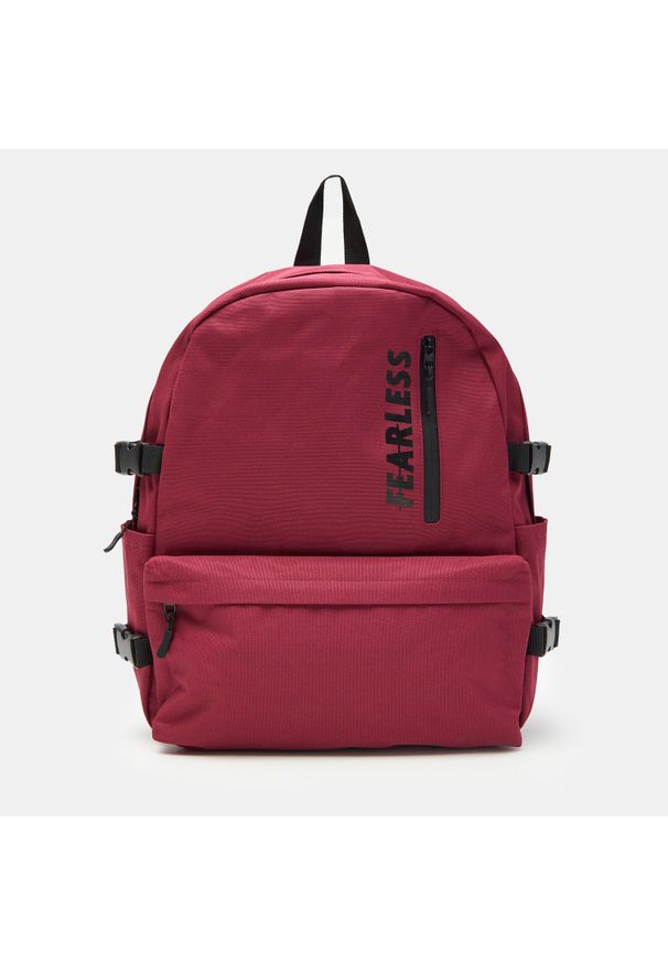 Sinsay - Plecak z napisem Fearless - Bordowy. Kolor: czerwony. Wzór: napisy