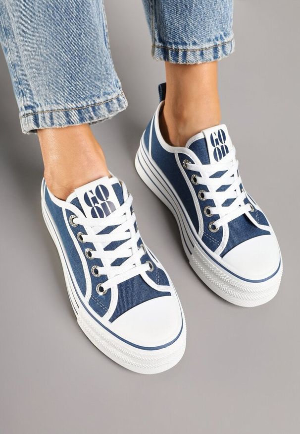 Born2be - Granatowe Trampki na Grubej Podeszwie z Cyrkoniami Asgerda. Okazja: na co dzień. Nosek buta: okrągły. Kolor: niebieski. Materiał: jeans. Wzór: aplikacja. Sezon: lato. Styl: casual