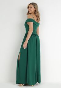Born2be - Zielona Rozkloszowana Sukienka na Ramiączkach Maxi Chilli. Kolor: zielony. Długość rękawa: na ramiączkach. Długość: maxi #5