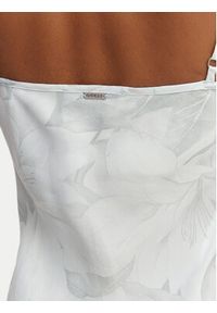 Guess Sukienka koktajlowa W6GK94 W2266 Niebieski jasny Slim Fit. Kolor: niebieski. Materiał: wiskoza. Styl: wizytowy #2