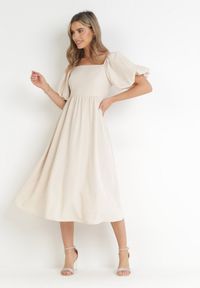 Born2be - Beżowa Rozkloszowana Sukienka Midi z Bufiastymi Rękawami i Kwadratowym Dekoltem Ceania. Okazja: na co dzień. Typ kołnierza: dekolt kwadratowy. Kolor: beżowy. Wzór: gładki. Typ sukienki: proste. Materiał: tkanina. Sezon: lato. Styl: casual, elegancki. Długość: midi #4