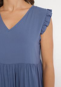 Born2be - Niebieska Bawełniana Sukienka Ozdobiona Falbankami Aveliova. Okazja: na co dzień, na spacer, na imprezę. Typ kołnierza: kołnierz z falbankami. Kolor: niebieski. Materiał: bawełna. Wzór: aplikacja. Typ sukienki: proste. Styl: casual, elegancki. Długość: midi #5