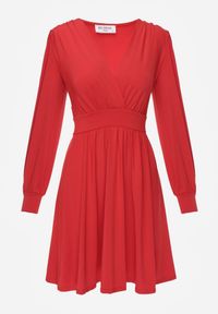 Renee - Czerwona Sukienka Kopertowa Taliowana Hosidius. Okazja: na co dzień, na imprezę. Kolor: czerwony. Materiał: wiskoza. Typ sukienki: kopertowe. Styl: casual, elegancki. Długość: midi #4