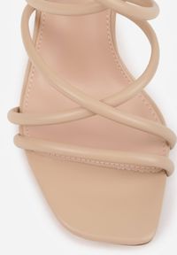 Born2be - Beżowe Sandały na Geometrycznej Szpilce z Kwadratowym Noskiem Myssesis. Okazja: na co dzień. Zapięcie: sprzączka. Kolor: beżowy. Wzór: geometria. Sezon: lato. Styl: wizytowy, casual, elegancki #4