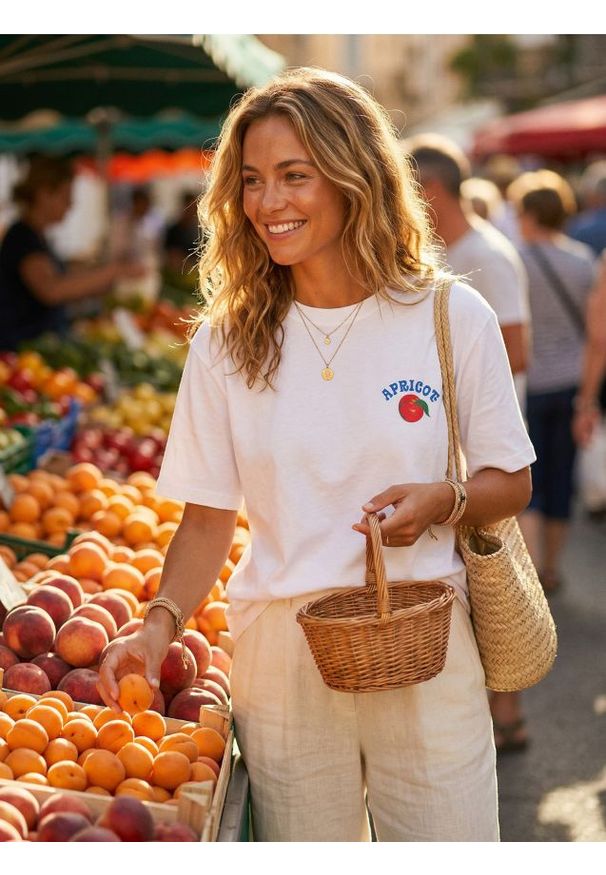 Sinsay - Bawełniana koszulka z nadrukiem - biały. Kolor: biały. Materiał: bawełna. Wzór: nadruk