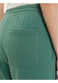 Converse Spodnie dresowe U Chev Emb Fleece Pant Ft 10023873-A25 Zielony Regular Fit. Kolor: zielony. Materiał: bawełna #11