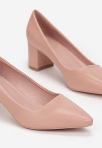 Born2be - Różowe Czółenka Bealuen. Nosek buta: szpiczasty. Kolor: różowy. Wzór: gładki, bez wzorów. Obcas: na obcasie. Styl: klasyczny, elegancki. Wysokość obcasa: średni