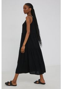 Answear Lab sukienka kolor czarny midi rozkloszowana. Kolor: czarny. Materiał: tkanina. Długość rękawa: na ramiączkach. Wzór: haft. Typ sukienki: rozkloszowane. Styl: wakacyjny. Długość: midi #4