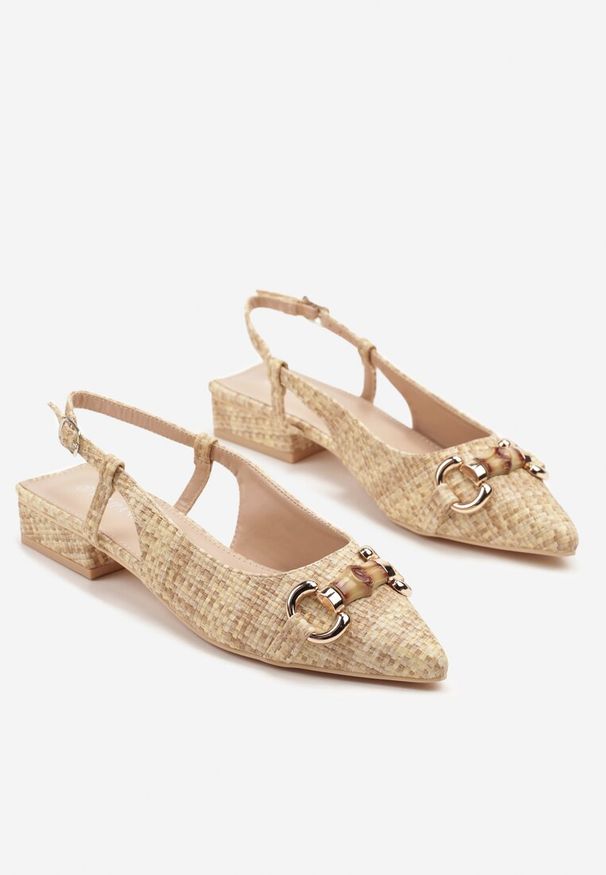 Renee - Beżowe Sandały Slingback z Ozdobną Klamrą Jenalina. Zapięcie: klamry. Kolor: beżowy. Sezon: lato. Styl: wizytowy, klasyczny, elegancki