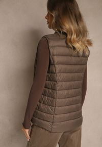 Renee - Brązowa Kamizelka Ozdobiona Pikowaniem Soellame. Okazja: na co dzień. Kolor: beżowy. Wzór: aplikacja. Styl: casual, street #5