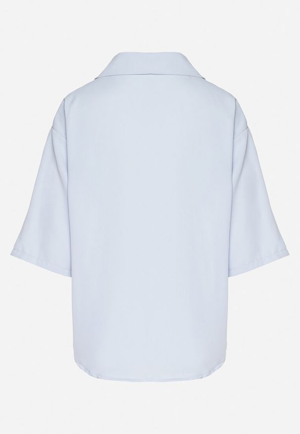 Born2be - Jasnoniebieska Koszula z Aplikacjami Kwiatów 3D Tenemara. Okazja: na co dzień. Typ kołnierza: kołnierzyk klasyczny. Kolor: niebieski. Materiał: jeans. Długość rękawa: długi rękaw. Długość: długie. Wzór: aplikacja, kwiaty. Styl: klasyczny, casual