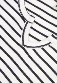 Born2be - Biały Bawełniany Krótki Prążkowany Top w Paski z Wycięciem przy Dekolcie Isereia. Okazja: na co dzień. Kolor: biały. Materiał: bawełna, prążkowany. Długość: krótkie. Wzór: paski. Styl: casual #8