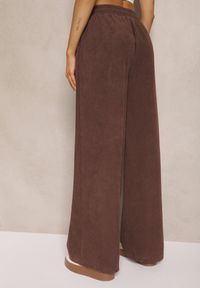 Renee - Brązowe Spodnie o Szerokim Kroju High Waist z Wiązaniem w Pasie Ettianne. Okazja: na co dzień. Stan: podwyższony. Kolor: brązowy. Styl: casual, elegancki #3