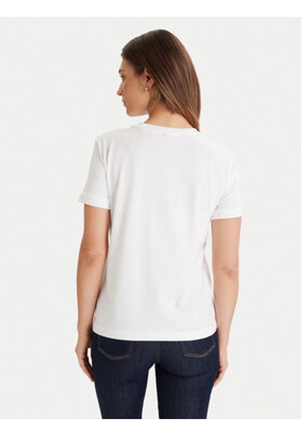 Guess T-Shirt V5BI12 K8FQ4 Biały Regular Fit. Kolor: biały. Materiał: bawełna