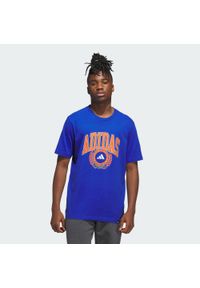 Adidas - Koszulka z grafiką Varsity Crest. Kolor: niebieski. Sport: fitness #1