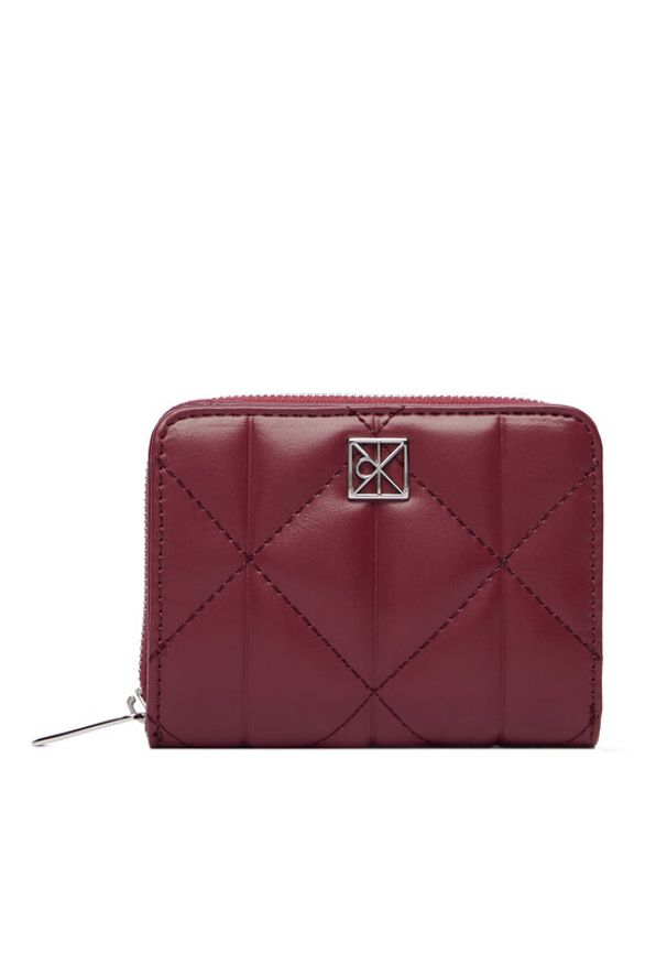 Calvin Klein Portfel Quilted Flap Zip Around LV04F1124G Bordowy. Kolor: czerwony. Materiał: skóra