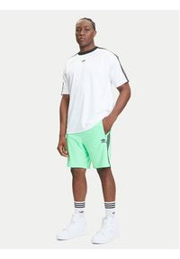 Adidas - adidas Szorty sportowe adicolor Firebird JY1340 Zielony Regular Fit. Kolor: zielony. Materiał: syntetyk. Styl: sportowy #3