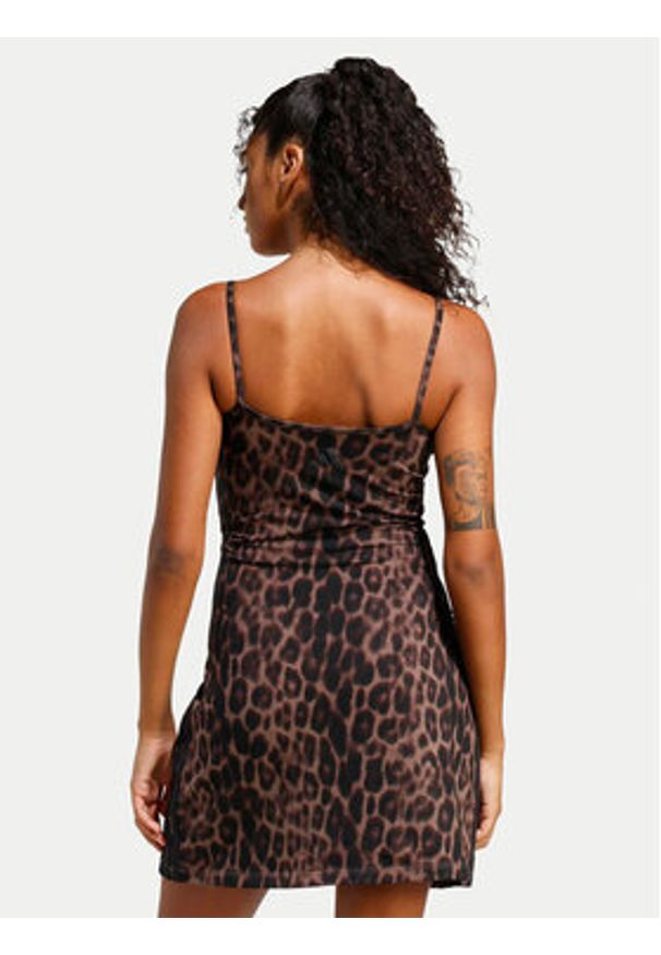 Adidas - adidas Sukienka codzienna Seasonal Essentials Leopard Print JZ0204 Brązowy Slim Fit. Okazja: na co dzień. Kolor: brązowy. Materiał: bawełna. Wzór: nadruk. Typ sukienki: proste. Styl: casual