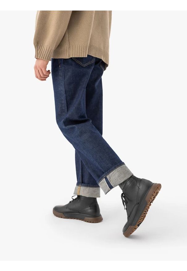 Ryłko - Czarne sportowe trzewiki. Wysokość cholewki: przed kolano. Zapięcie: sznurówki. Kolor: czarny. Materiał: skóra. Szerokość cholewki: normalna. Styl: sportowy