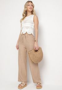 Born2be - Beżowe Spodnie z Gumką w Talii z Prostymi Nogawkami Rannia. Okazja: na co dzień. Kolor: beżowy. Styl: casual #3