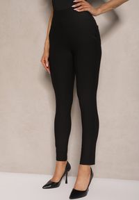 Renee - Czarne Spodnie o Fasonie Skinny z Gumką w Pasie i Kieszeniami Rizeena. Okazja: na co dzień. Kolor: czarny. Styl: elegancki, casual #3
