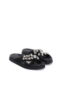 Kazar - Czarne klapki damskie na grubej podeszwie ozdobione cyrkoniami. Kolor: czarny. Materiał: tkanina. Wzór: aplikacja. Sezon: lato. Styl: elegancki #4