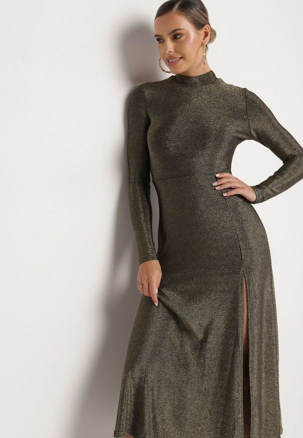 Born2be - Złota Sukienka z Wiskozą Ozdobiona Brokatem w Eleganckim Stylu Werirra. Kolor: złoty. Materiał: wiskoza. Wzór: aplikacja. Sezon: zima. Styl: elegancki