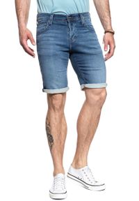 Mustang - SPODENKI MUSTANG Chicago Short DENIM BLUE 1007754 5000 883. Okazja: na plażę. Materiał: denim. Długość: do kolan. Wzór: aplikacja. Sezon: lato. Styl: sportowy