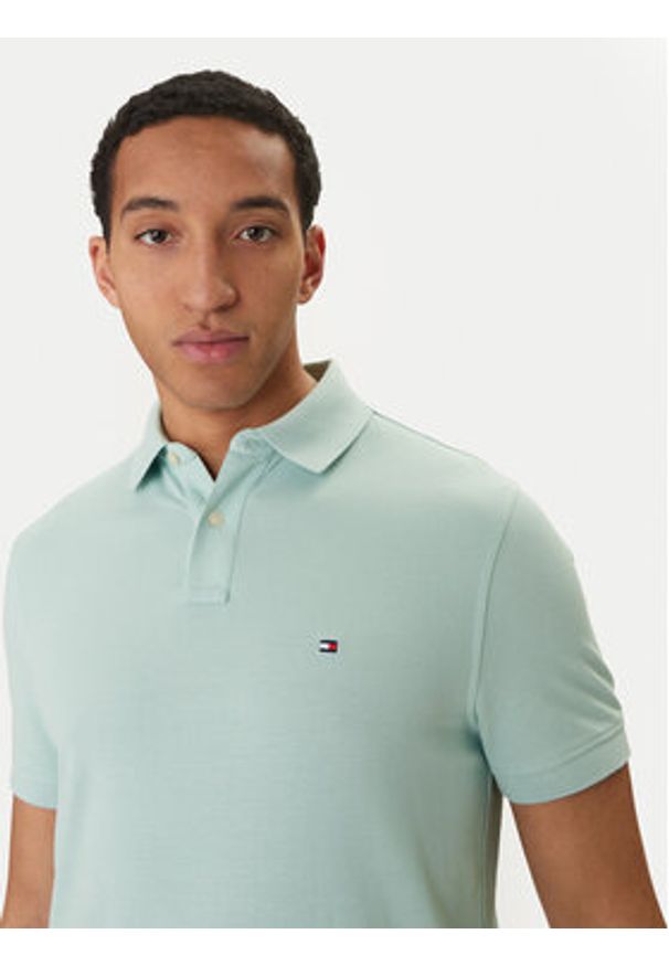 TOMMY HILFIGER - Tommy Hilfiger Polo 1985 MW0MW17770 Zielony Regular Fit. Typ kołnierza: polo. Kolor: zielony. Materiał: bawełna