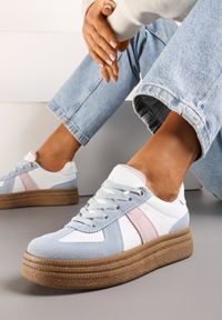 Born2be - Niebiesko-Białe Sneakersy na Niskiej Platformie z Materiałowymi Wstawkami Xeonbia. Kolor: niebieski. Materiał: materiał. Obcas: na platformie #2