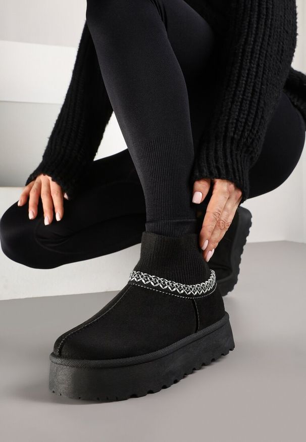 Born2be - Czarne Śniegowce na Grubej Podeszwie z Elastyczną Cholewką Nilevelia. Okazja: na co dzień. Kolor: czarny. Materiał: jeans. Szerokość cholewki: normalna. Styl: casual