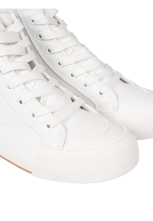 Love Moschino Trampki | JA15022G1MIA0 | Kobieta | Biały. Okazja: na co dzień. Zapięcie: zamek. Kolor: biały. Materiał: skóra. Styl: casual