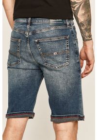 Tommy Jeans - Szorty jeansowe. Okazja: na co dzień. Kolor: niebieski. Materiał: tkanina, bawełna, denim. Wzór: gładki. Styl: casual #5