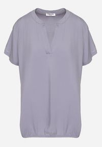 Born2be - Niebieska Wiskozowa Bluzka z Trójkątnym Dekoltem Adnoria. Okazja: na spotkanie biznesowe, do pracy. Kolor: niebieski. Materiał: wiskoza. Styl: elegancki, biznesowy