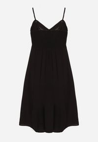 Born2be - Czarna Sukienka z Wiskozy na Cienkich Ramiączkach z Regulacją Ozdobiona Lampasem i Haftem Nelrissa. Okazja: na imprezę. Typ kołnierza: dekolt w kształcie V. Kolor: czarny. Materiał: wiskoza. Długość rękawa: na ramiączkach. Wzór: haft, aplikacja #2