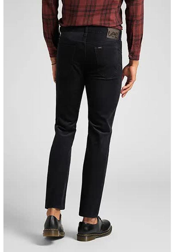 Lee - LEE DAREN ZIP FLY MĘSKIE SPODNIE SZTRUKSOWE BLACK L707RL01 112140700
