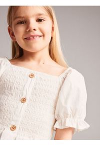 Reserved - Bluzka hiszpanka - złamana biel. Typ kołnierza: dekolt hiszpanka. Materiał: bawełna, tkanina. Długość: krótkie #1