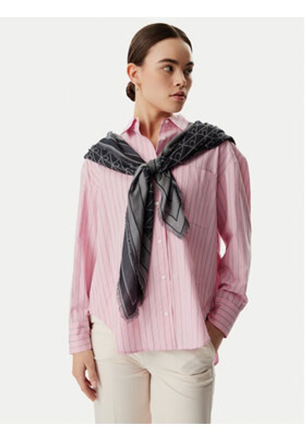 Calvin Klein Chusta Emblem Aop Jacquard Square Scarf LV04F8080G Czarny. Kolor: czarny