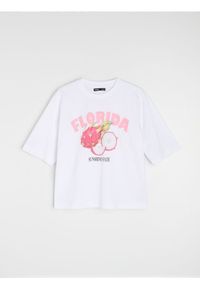 Sinsay - Bawełniana koszulka z nadrukiem owocowym - biały. Kolor: biały. Materiał: bawełna. Wzór: nadruk #1