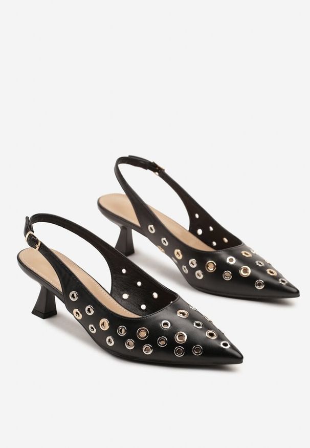 Renee - Czarne Sandały Slingback na Kaczuszce z Ozdobnymi Nitami Falovina. Okazja: na co dzień. Kolor: czarny. Materiał: jeans. Obcas: na szpilce. Styl: klasyczny, elegancki, casual. Wysokość obcasa: średni