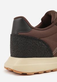 Born2be - Brązowe Buty Sportowe Sneakersy z Ozdobnymi Naszyciami Aerylia. Kolor: brązowy. Materiał: jeans. Wzór: aplikacja #4