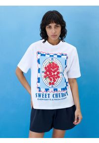 Sinsay - Bawełniana koszulka z nadrukiem - biały. Kolor: biały. Materiał: bawełna. Wzór: nadruk #1