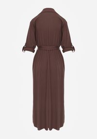 Born2be - Brązowa Bawełniana Sukienka Koszulowa z Paskiem i Regulowanymi Rękawami Sadevia. Okazja: do pracy, na co dzień, na spotkanie biznesowe, na spacer. Kolor: brązowy. Materiał: bawełna. Typ sukienki: koszulowe. Styl: elegancki, biznesowy, klasyczny, casual. Długość: midi #8