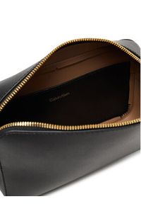 Calvin Klein Torebka Foil Logo Elongated Camera Bag LV04F3276G Czarny. Kolor: czarny. Materiał: skórzane