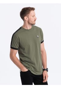 Ombre Clothing - T-shirt męski bawełniany z kontrastującymi wstawkami - oliwkowy V4 S1632 - XXL. Kolor: oliwkowy. Materiał: bawełna. Długość rękawa: krótki rękaw. Długość: krótkie. Wzór: aplikacja. Styl: klasyczny