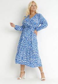 Born2be - Niebieska Kopertowa Sukienka Maxi z Wiązanym Paskiem Aprlia. Kolor: niebieski. Materiał: wiskoza, tkanina, materiał. Typ sukienki: kopertowe. Długość: maxi