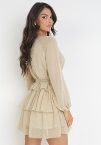 Born2be - Beżowa Sukienka Roseflash. Typ kołnierza: kołnierz z falbankami. Kolor: beżowy. Materiał: tkanina, materiał. Długość: mini #5