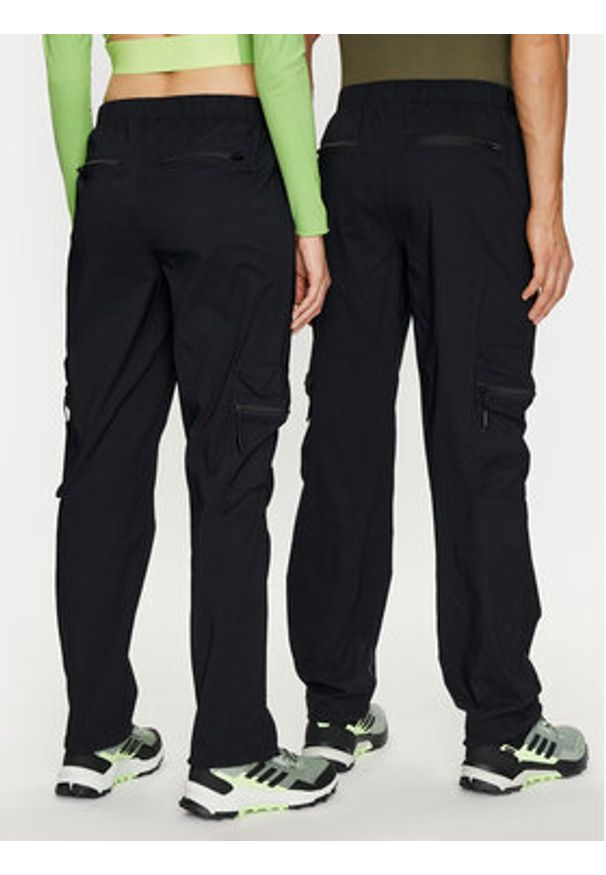 Rains Spodnie materiałowe Tomar Pants Regular 19300 Czarny Regular Fit. Kolor: czarny. Materiał: syntetyk