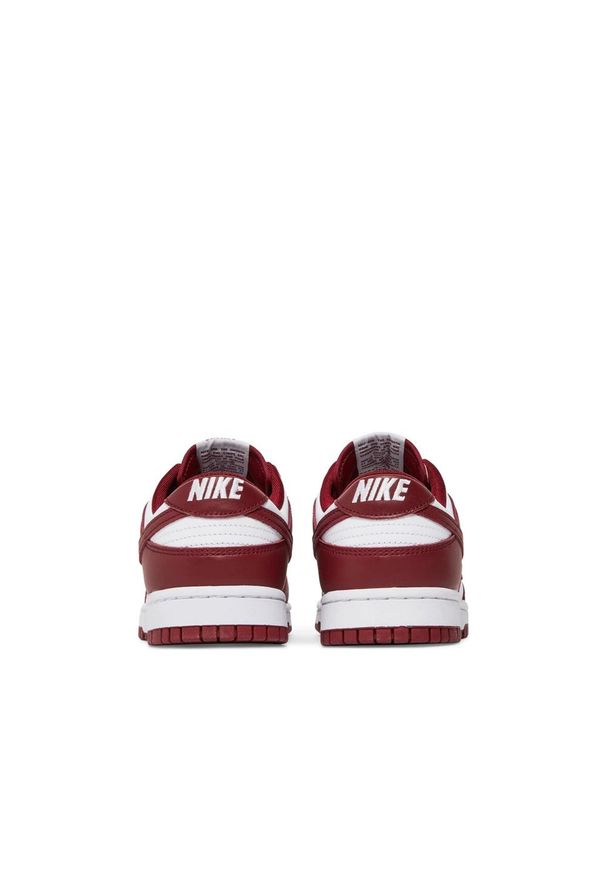 Nike Dunk Low Retro "Team Red" Sneakersy męskie. Okazja: na co dzień. Kolor: biały. Materiał: guma, jeans, skóra. Szerokość cholewki: normalna. Sezon: lato